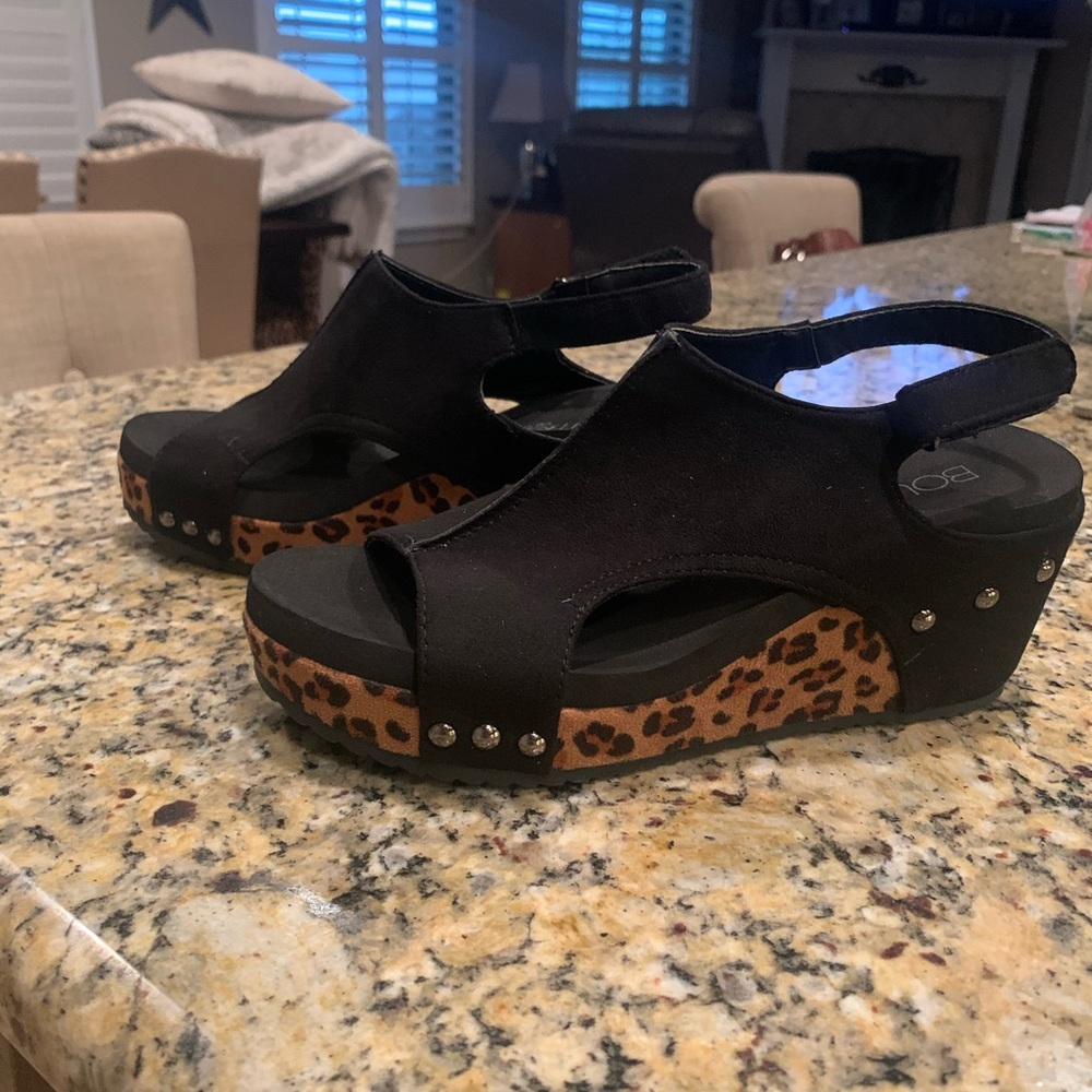 Women’s sz 8 shoe